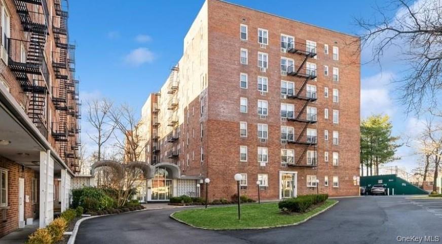 54-40 Little Neck Parkway, Unit 6M