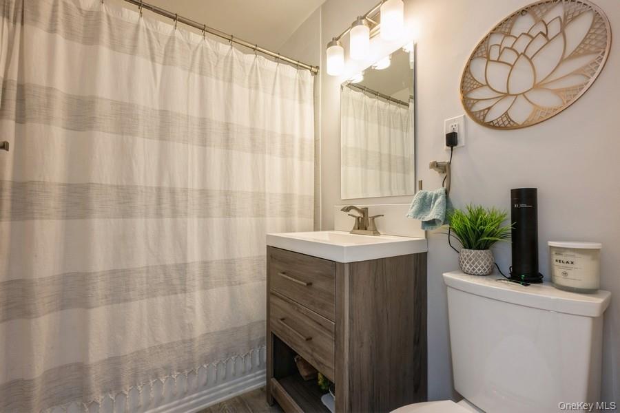 54-40 Little Neck Parkway, Unit 6M photo 15