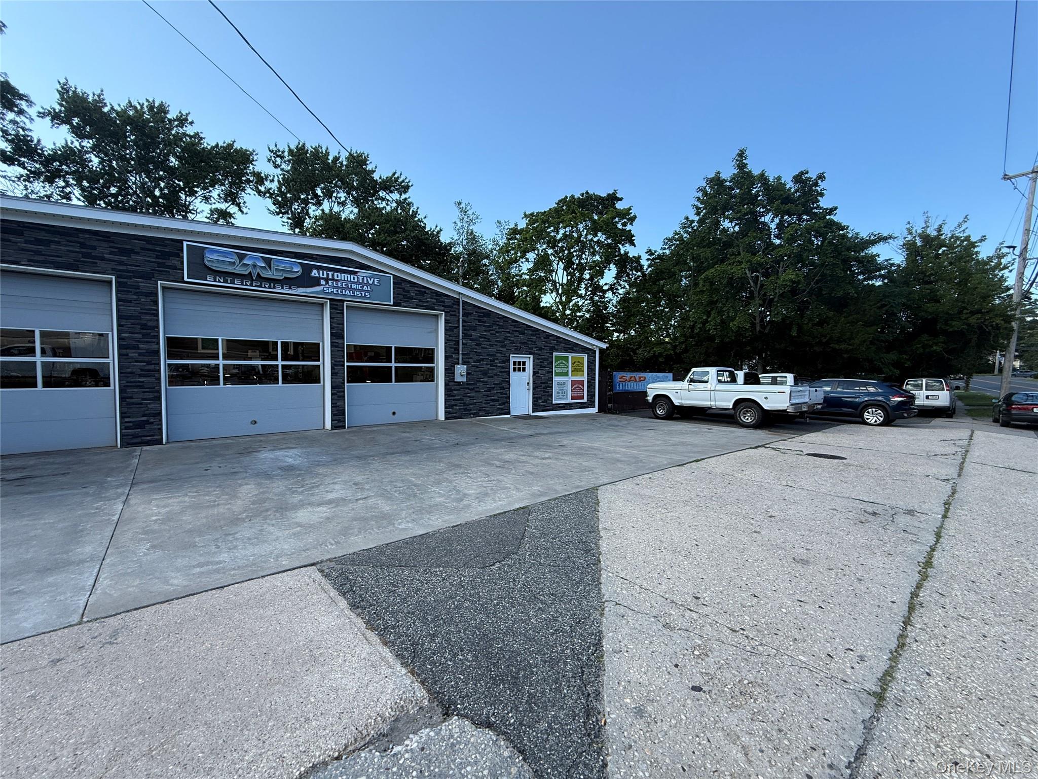 944 E Main Street – For Sale photo 2