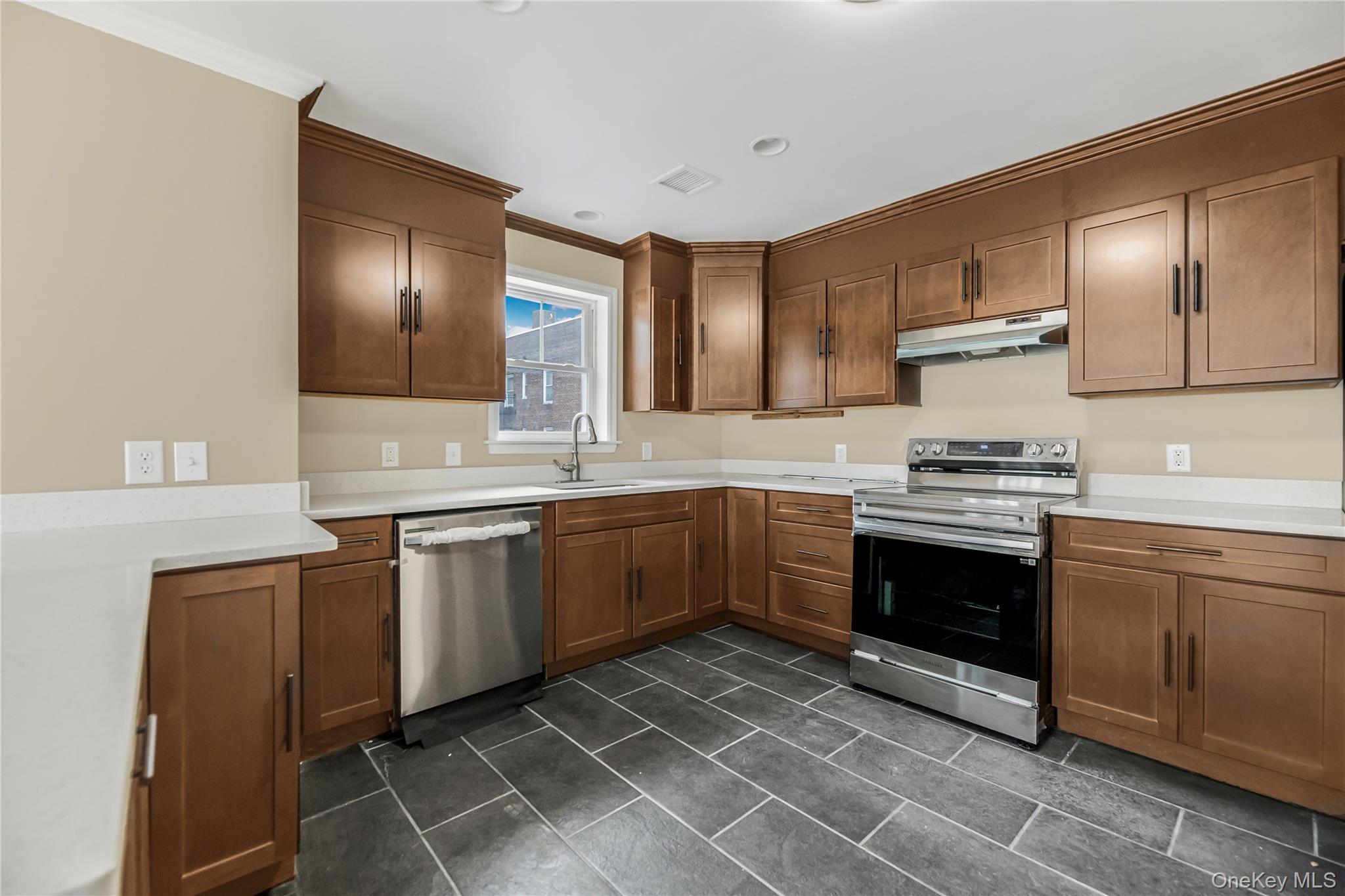 320 E 4th Street – For Sale photo 4