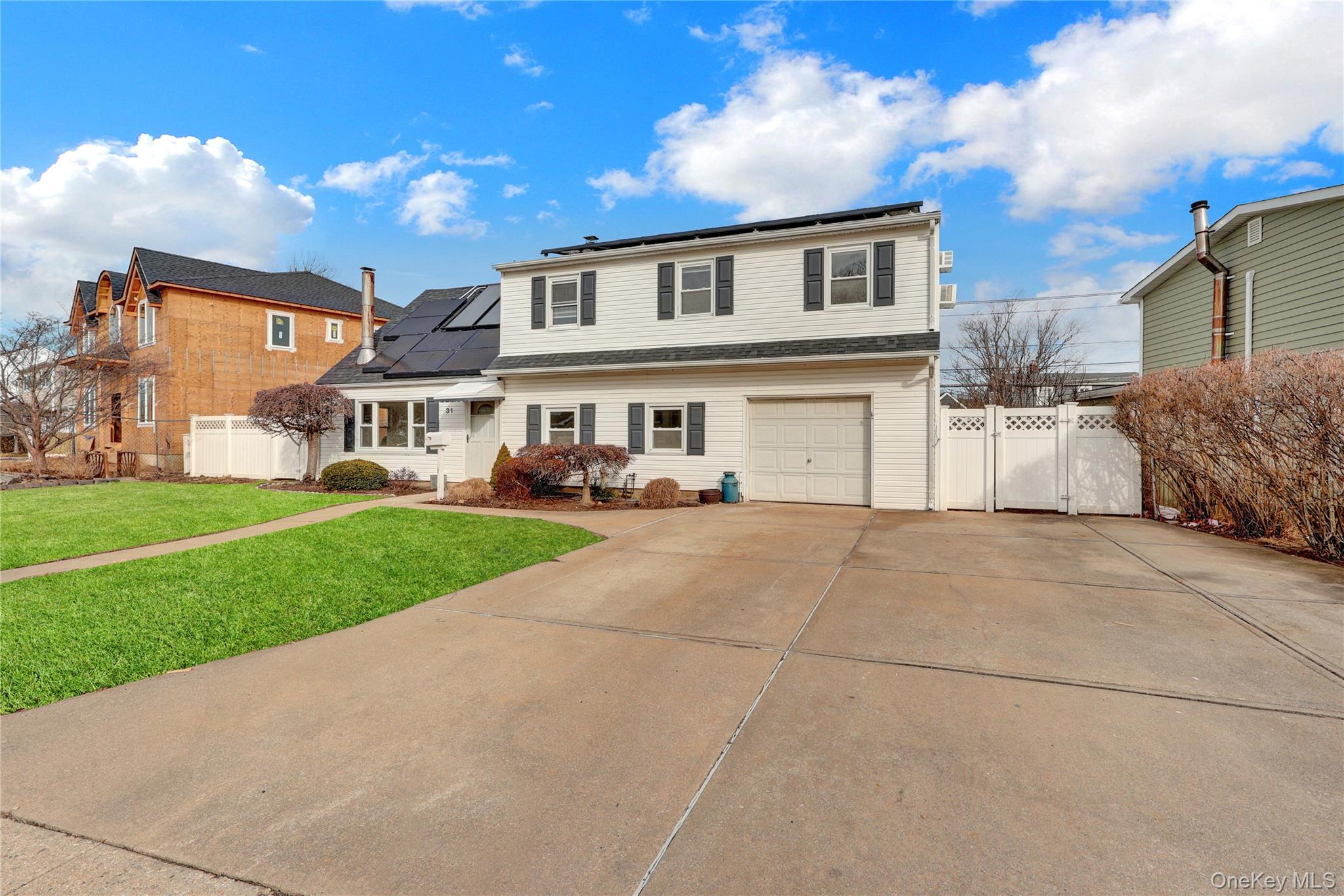 31 Bluespruce Road – For Sale