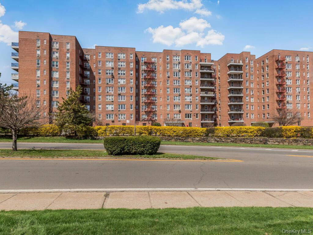 245 Rumsey Road, Unit 5G photo 2