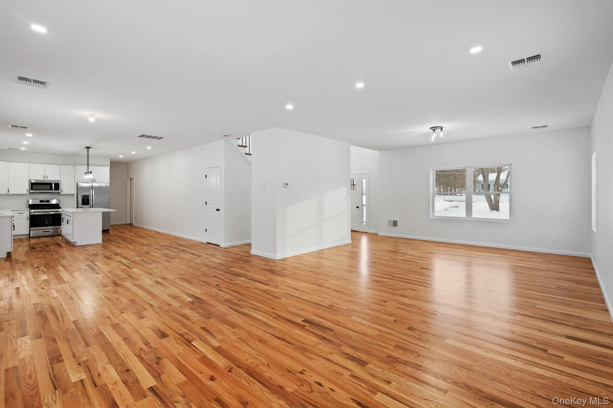 28 Northern Avenue – For Sale photo 11
