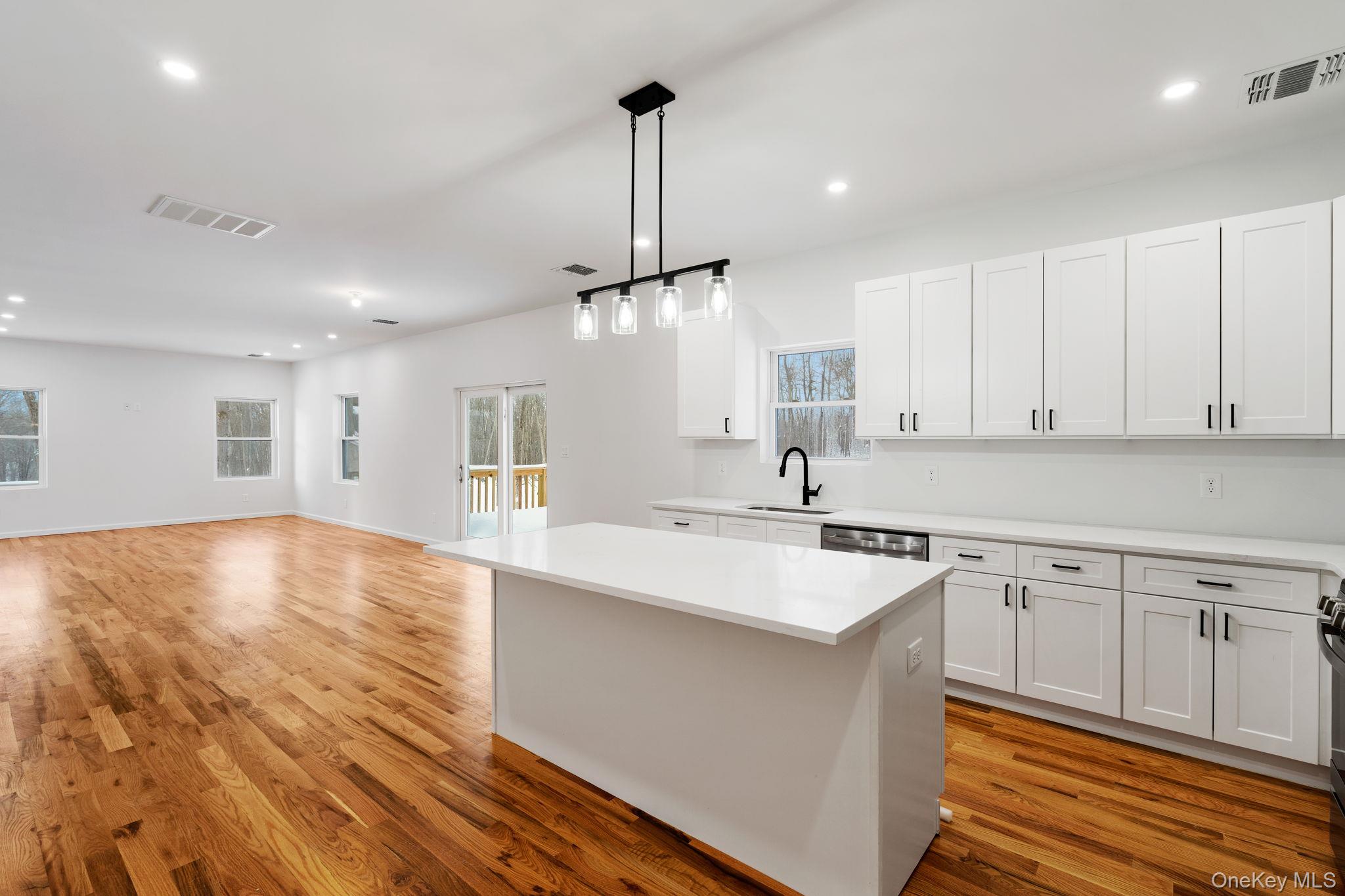 28 Northern Avenue – For Sale photo 3