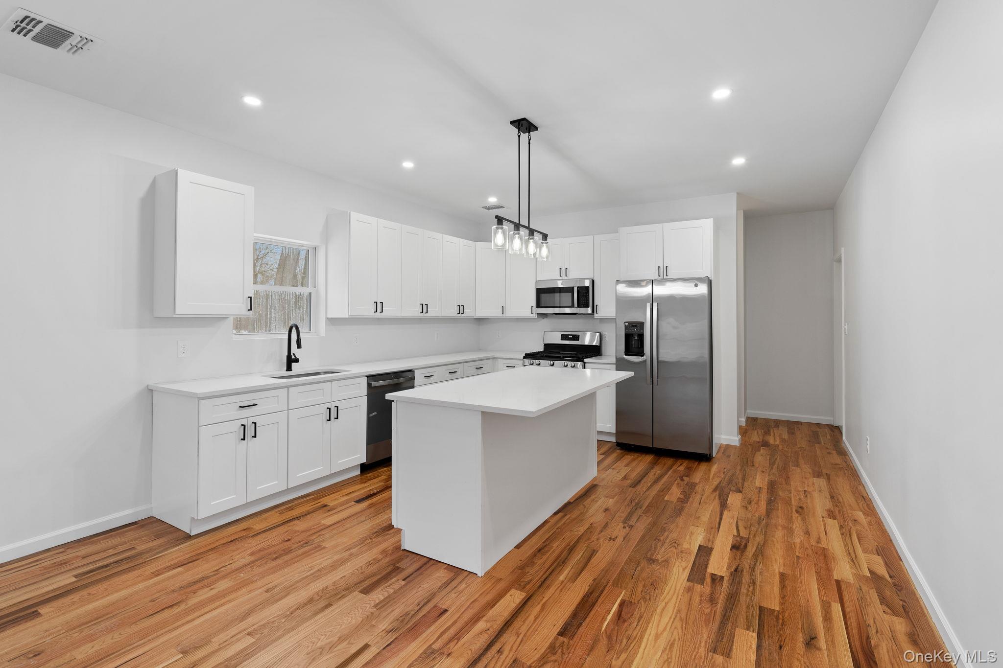 28 Northern Avenue – For Sale photo 2