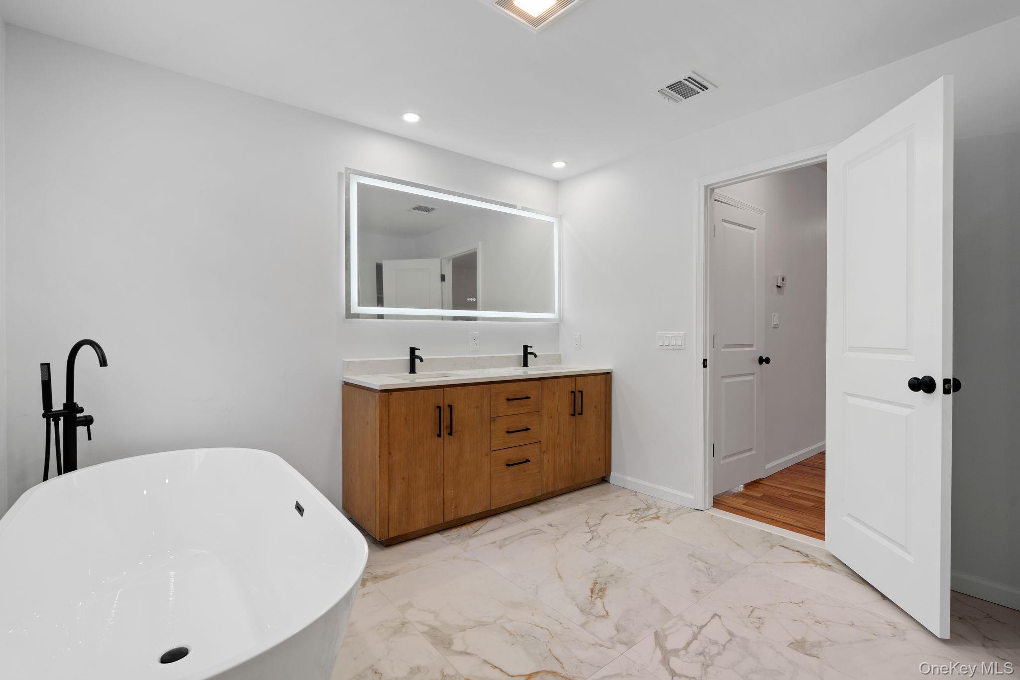 28 Northern Avenue – For Sale photo 23