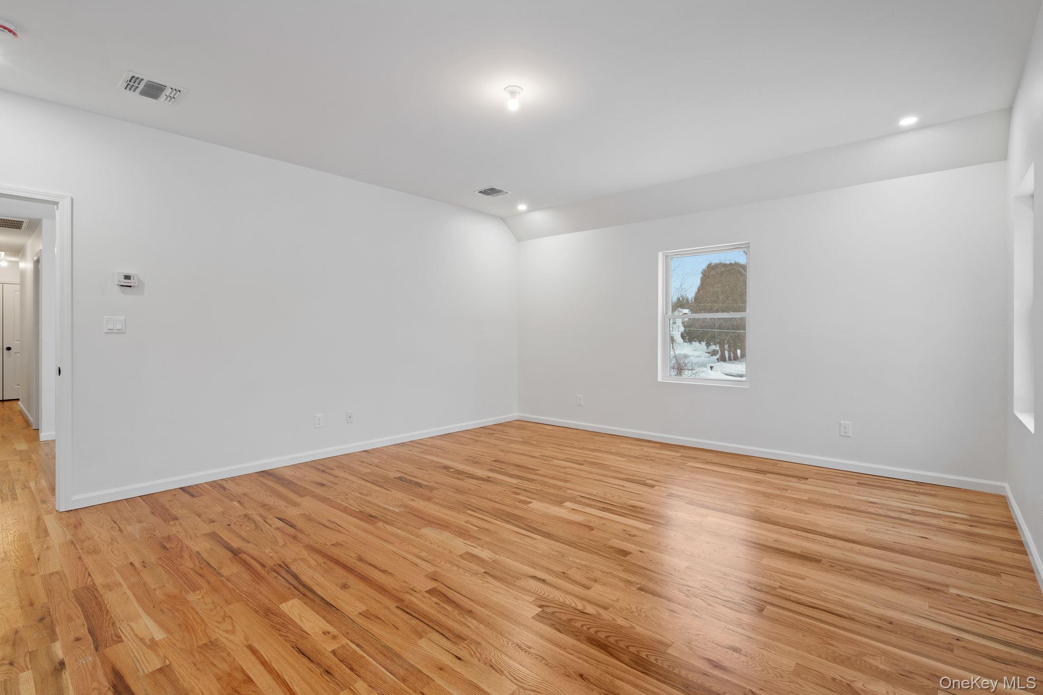 28 Northern Avenue – For Sale photo 18