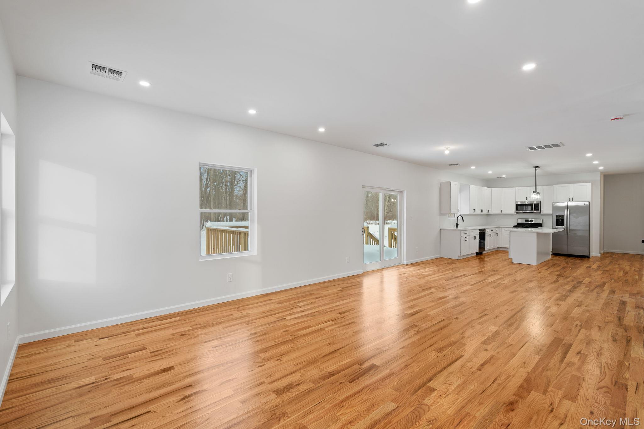 28 Northern Avenue – For Sale photo 8