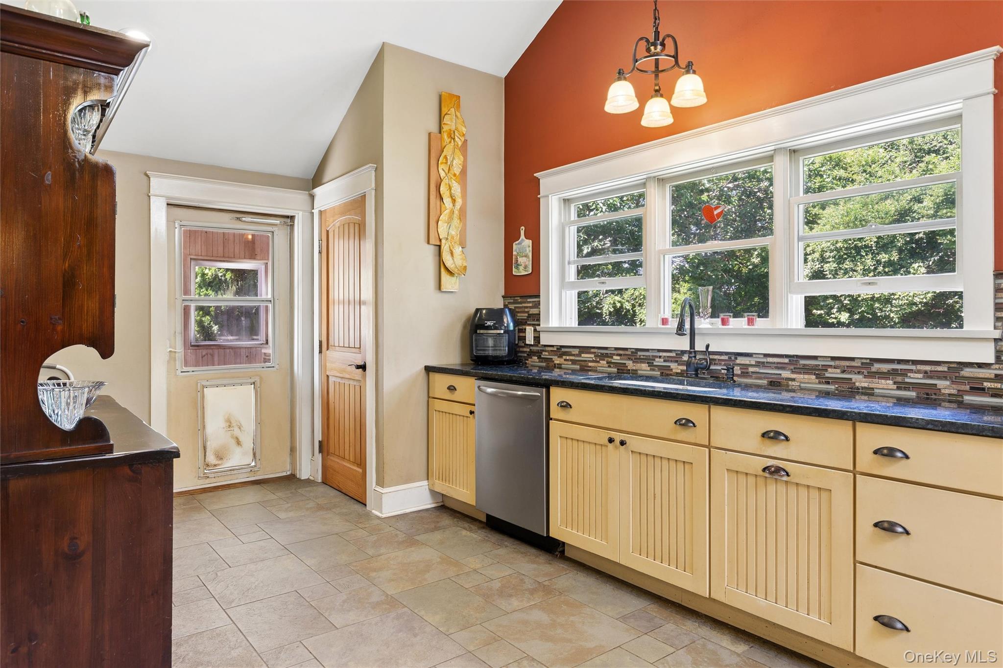 6205 Alvahs Lane – For Sale photo 15