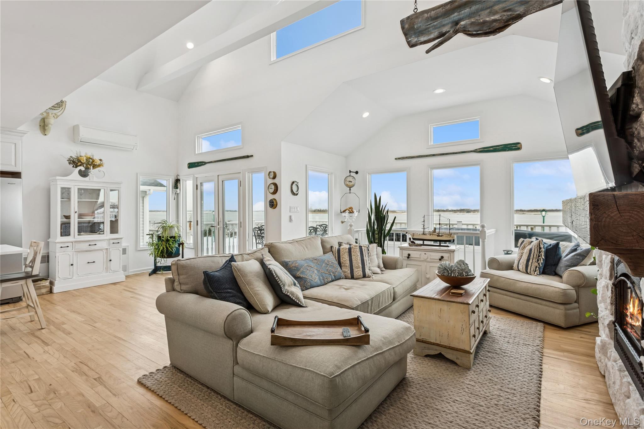 246 W Bay Drive – For Sale photo 8