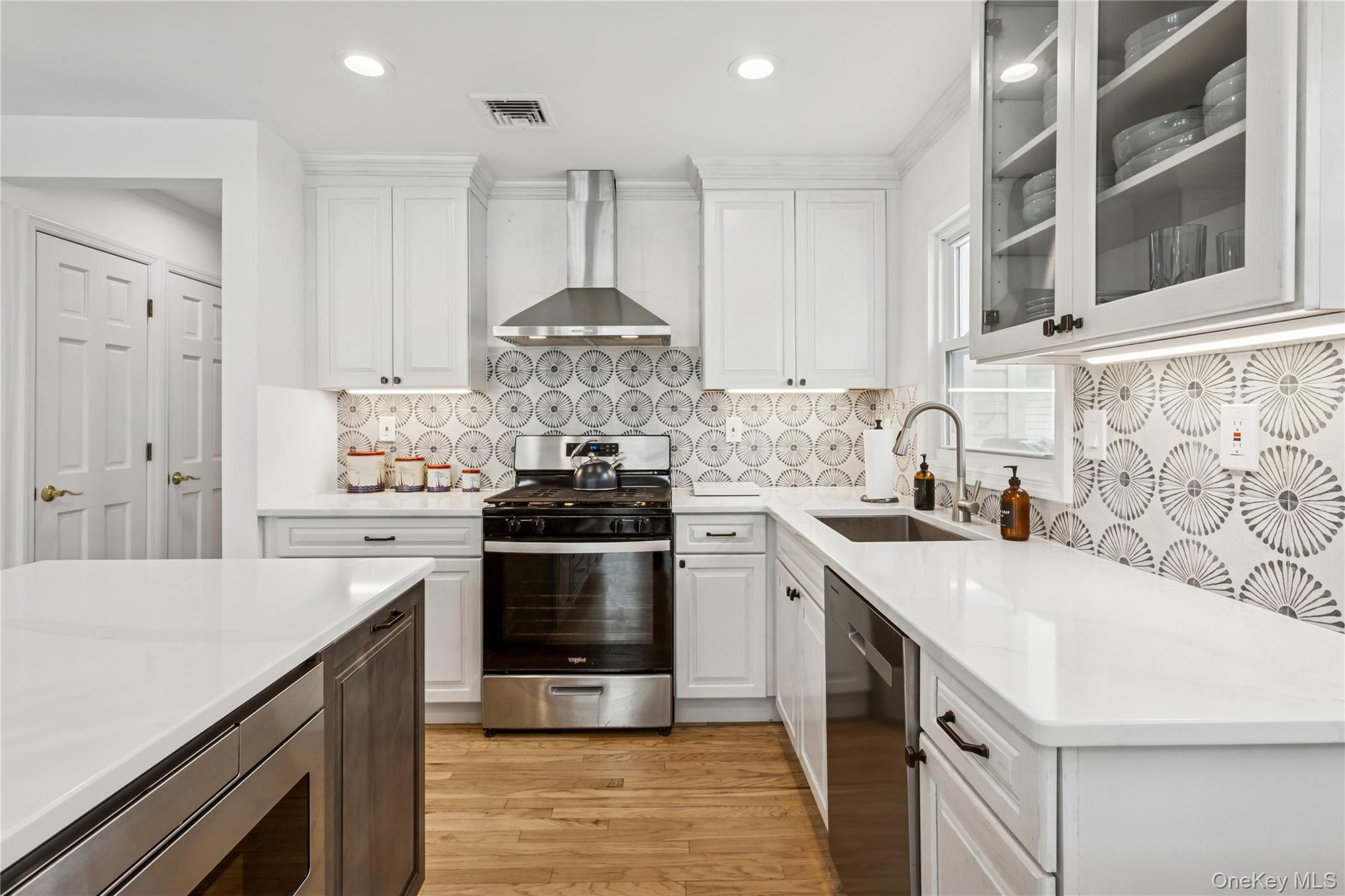 246 W Bay Drive – For Sale photo 19