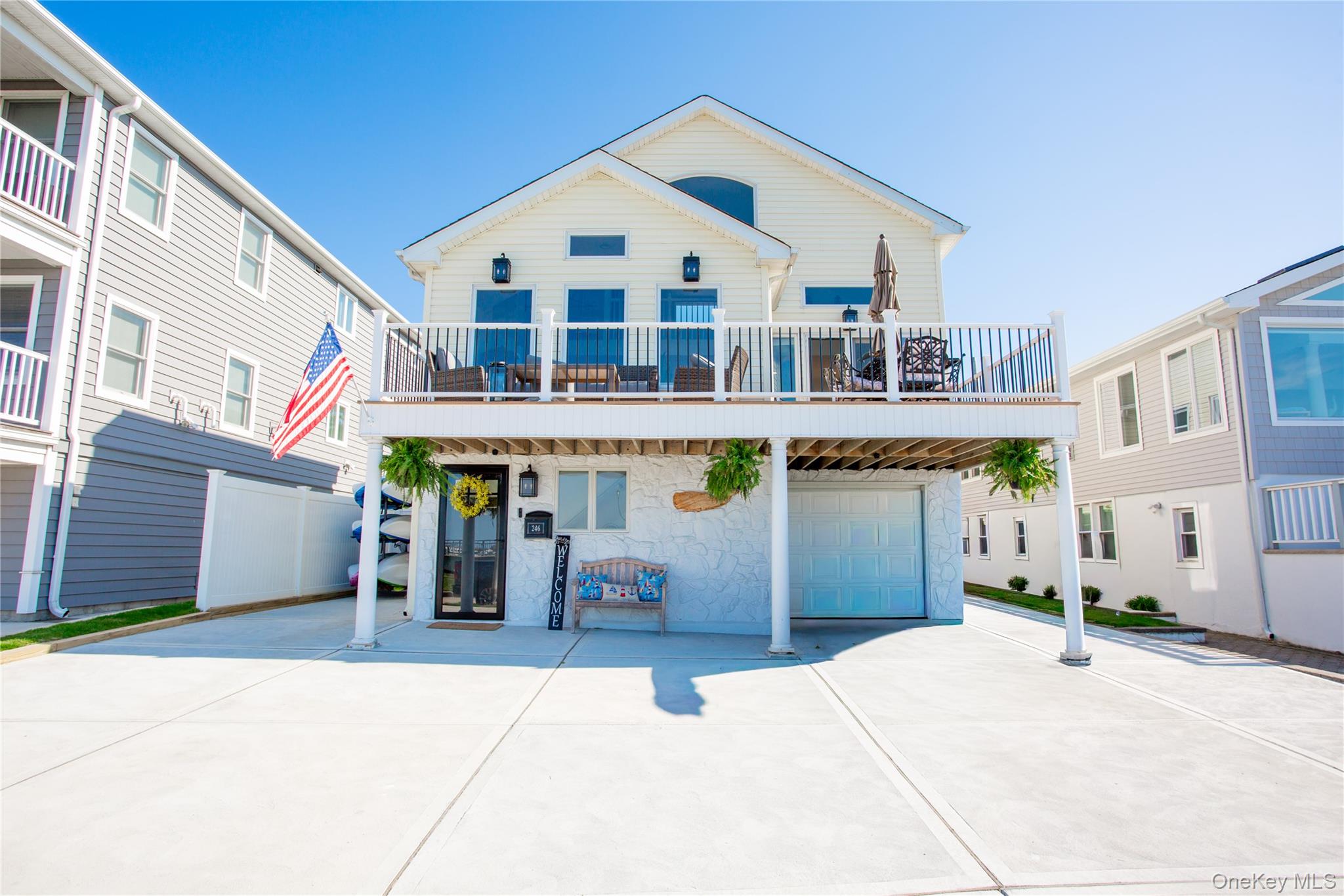 246 W Bay Drive – For Sale