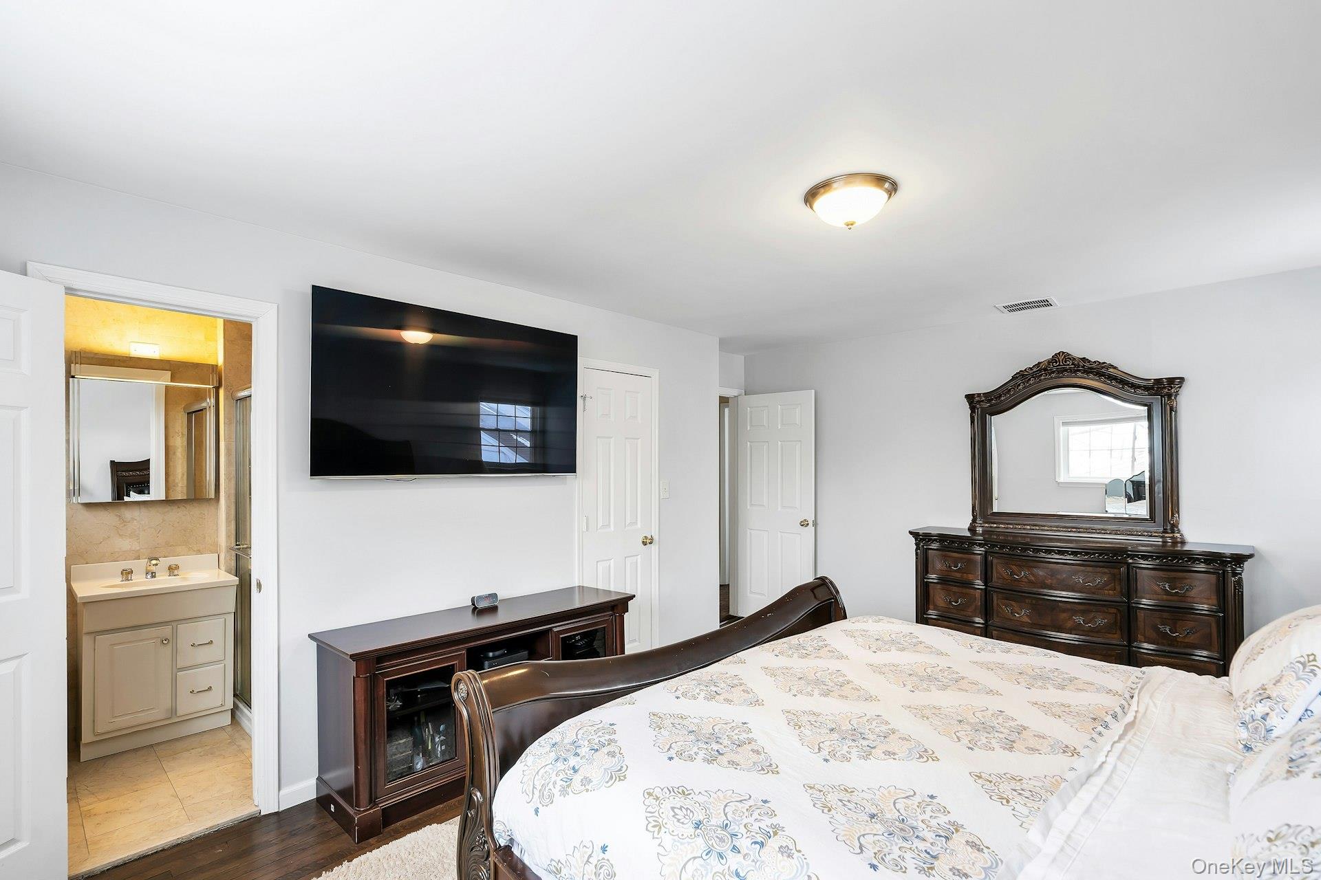 2043 Ripley – For Sale photo 29