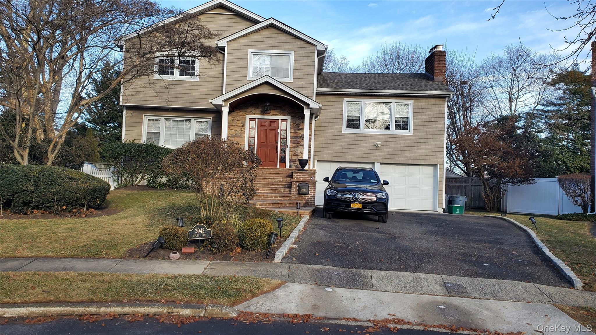 2043 Ripley – For Sale