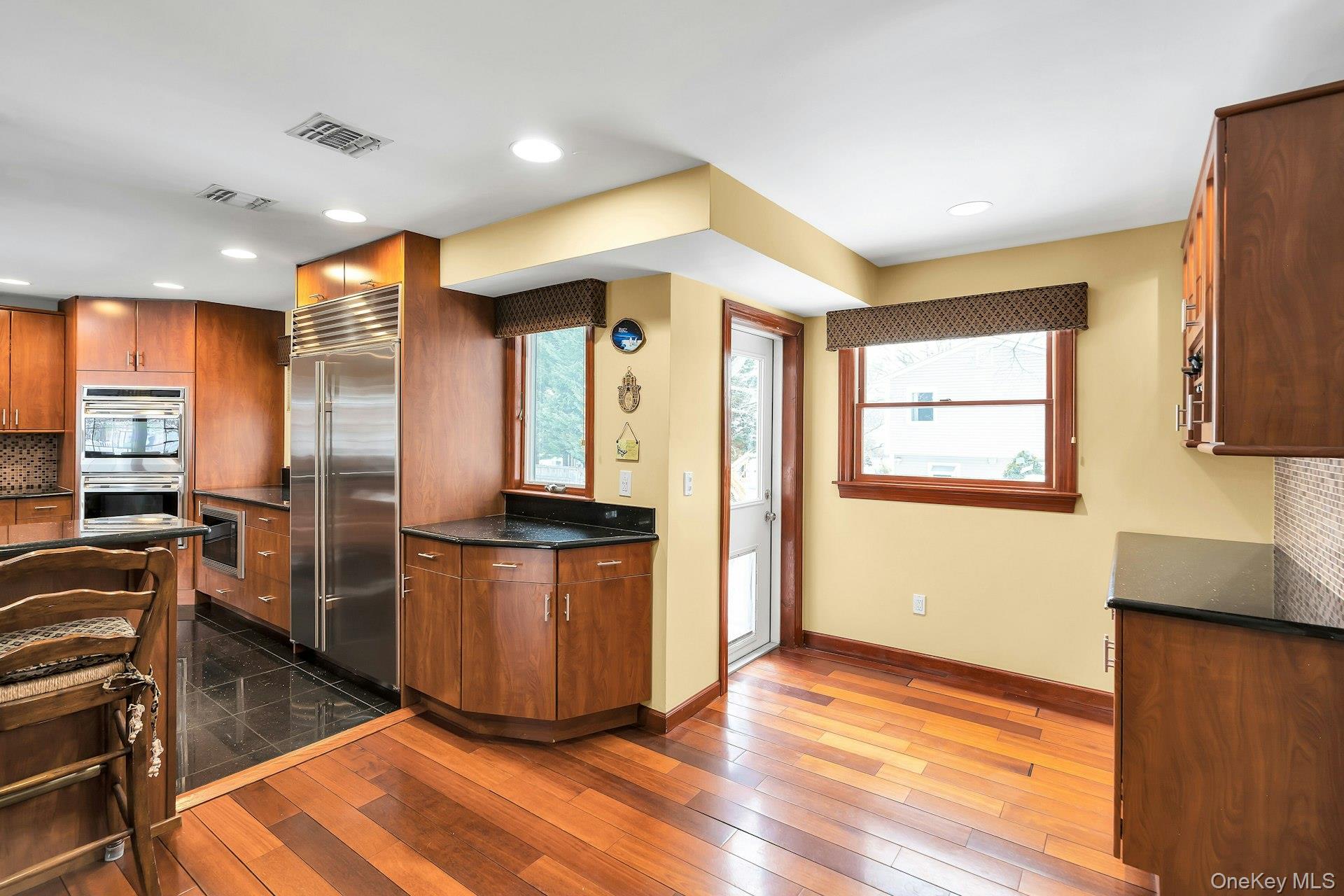 2043 Ripley – For Sale photo 24