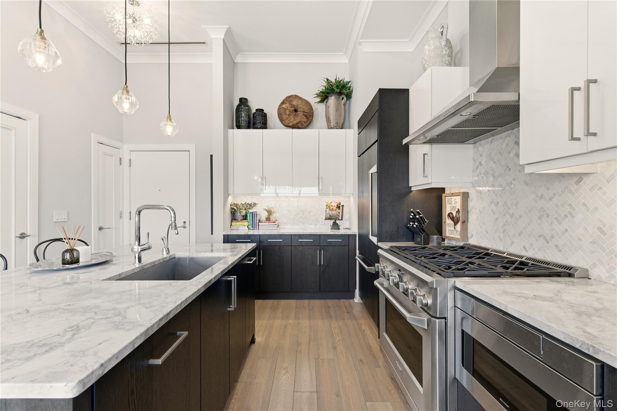 100 Garvies Point Road, Unit 1033 photo 3