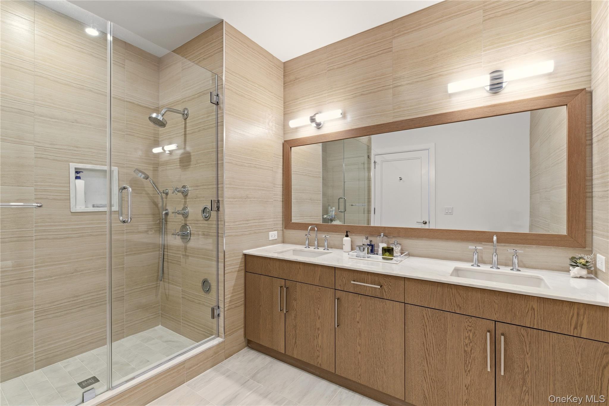 100 Garvies Point Road, Unit 1033 photo 18