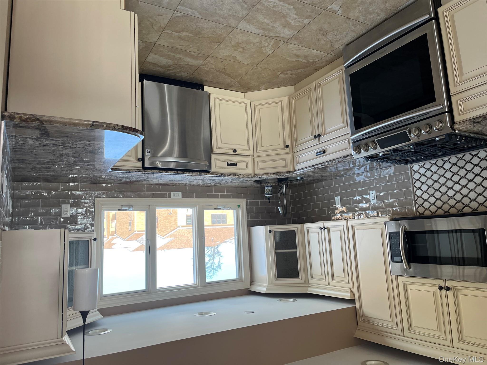 50 Florence Avenue – For Rent photo 4