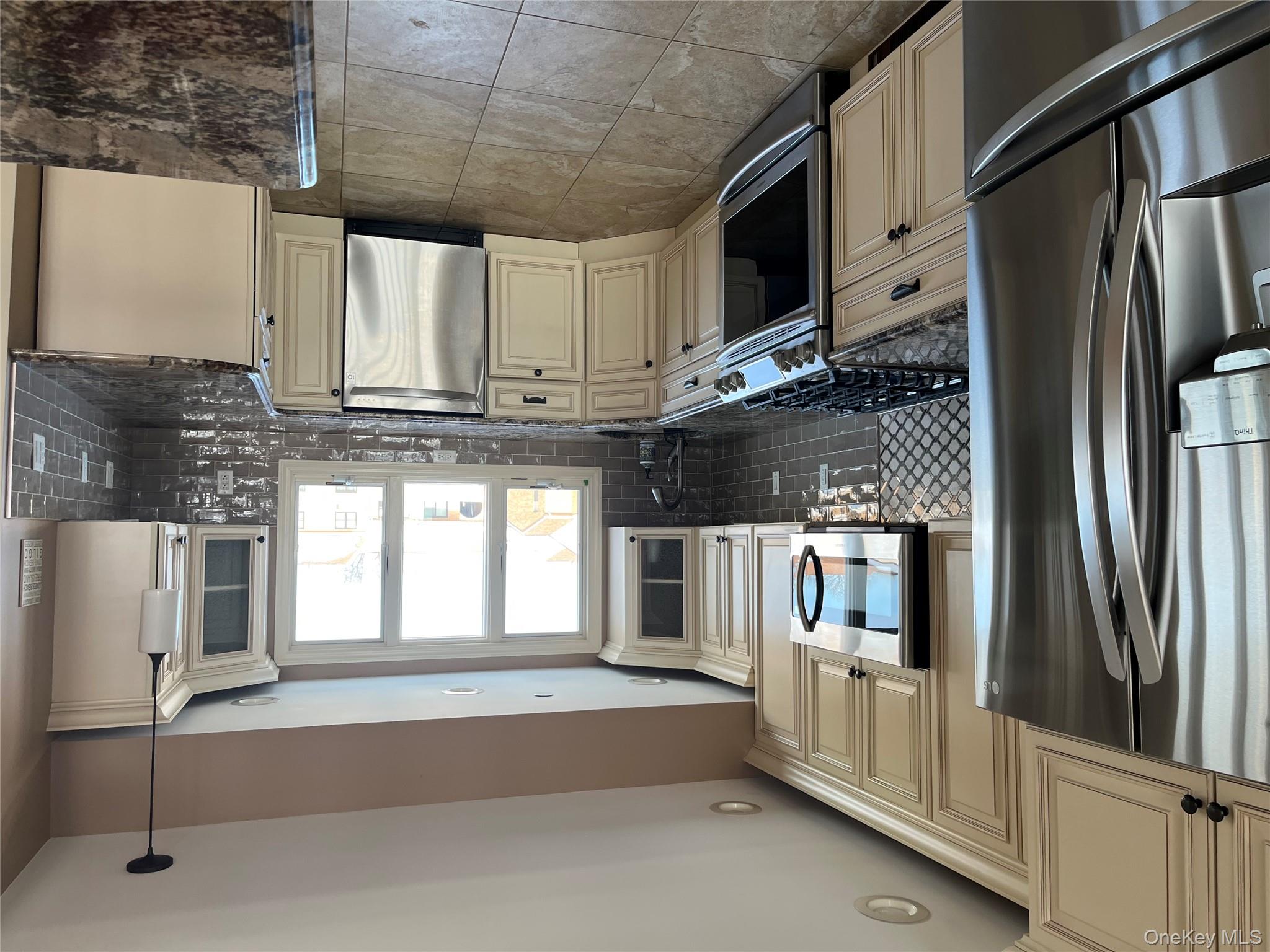 50 Florence Avenue – For Rent photo 6