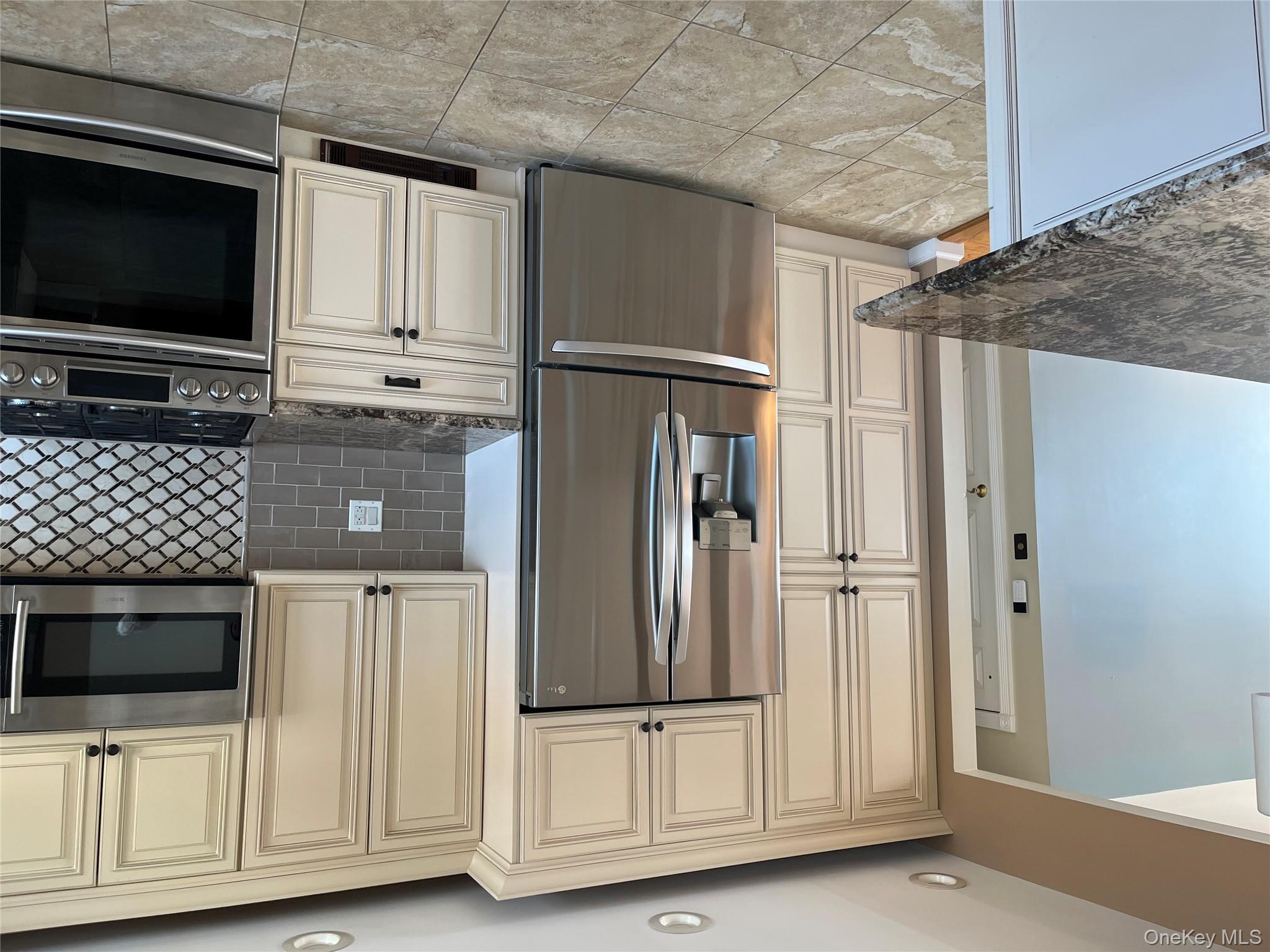 50 Florence Avenue – For Rent photo 5