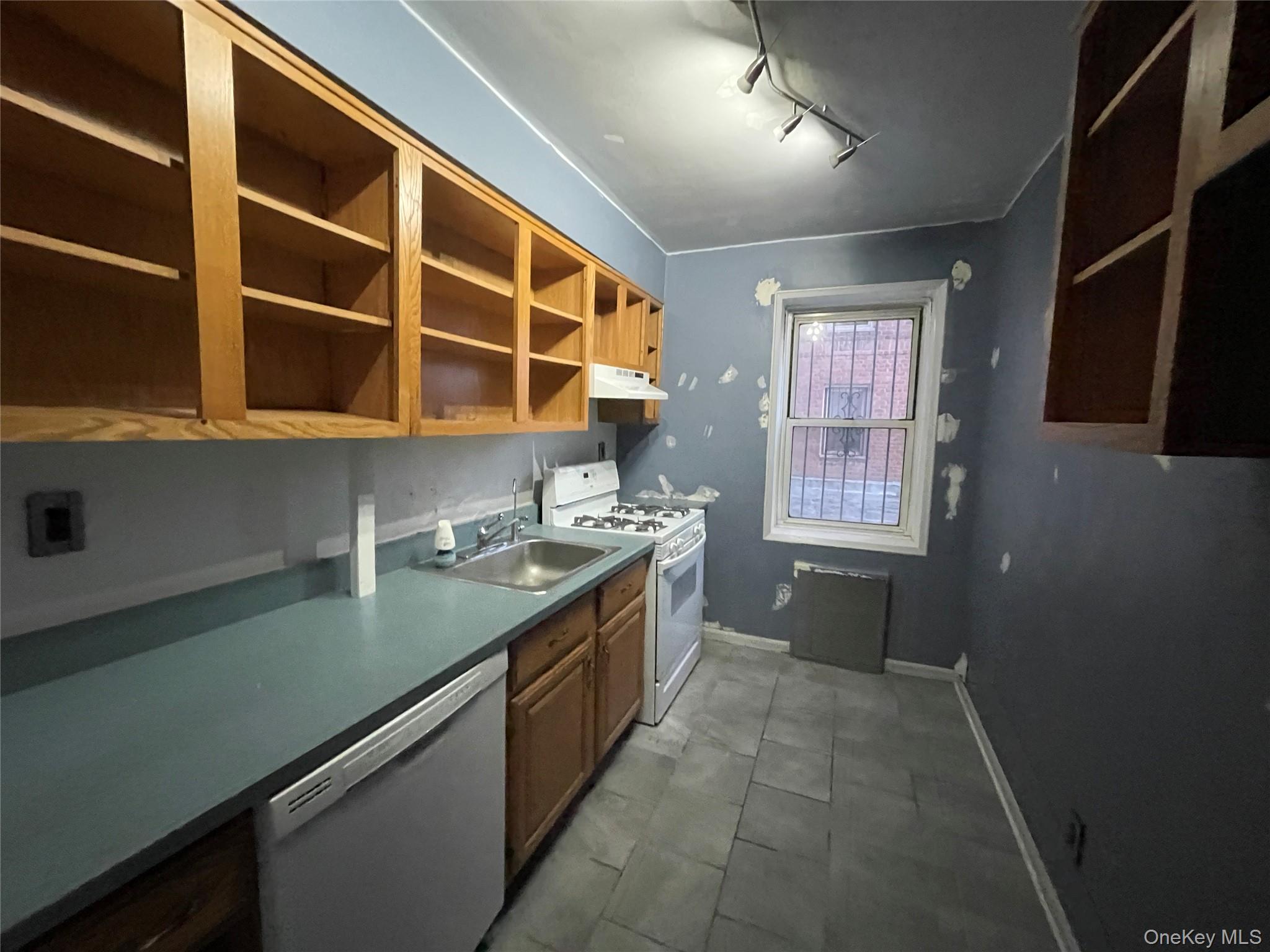 70 Locust Avenue, Unit B114 photo 4