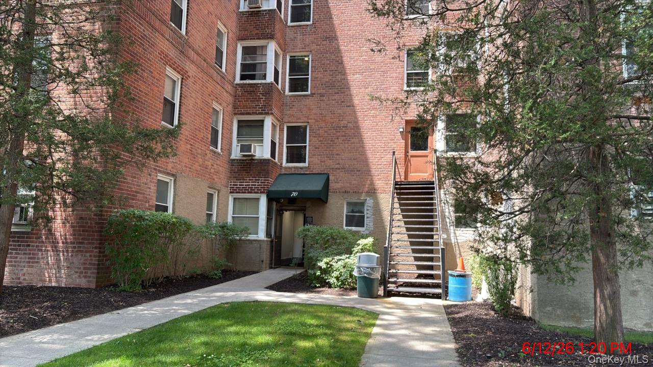 70 Locust Avenue, Unit B114 photo 2