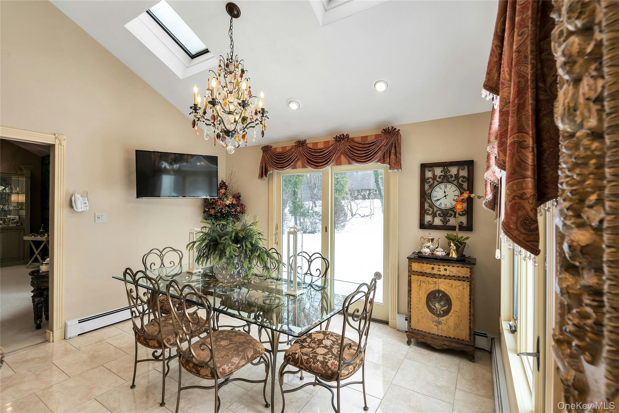 7 Albertson Lane – For Sale photo 25