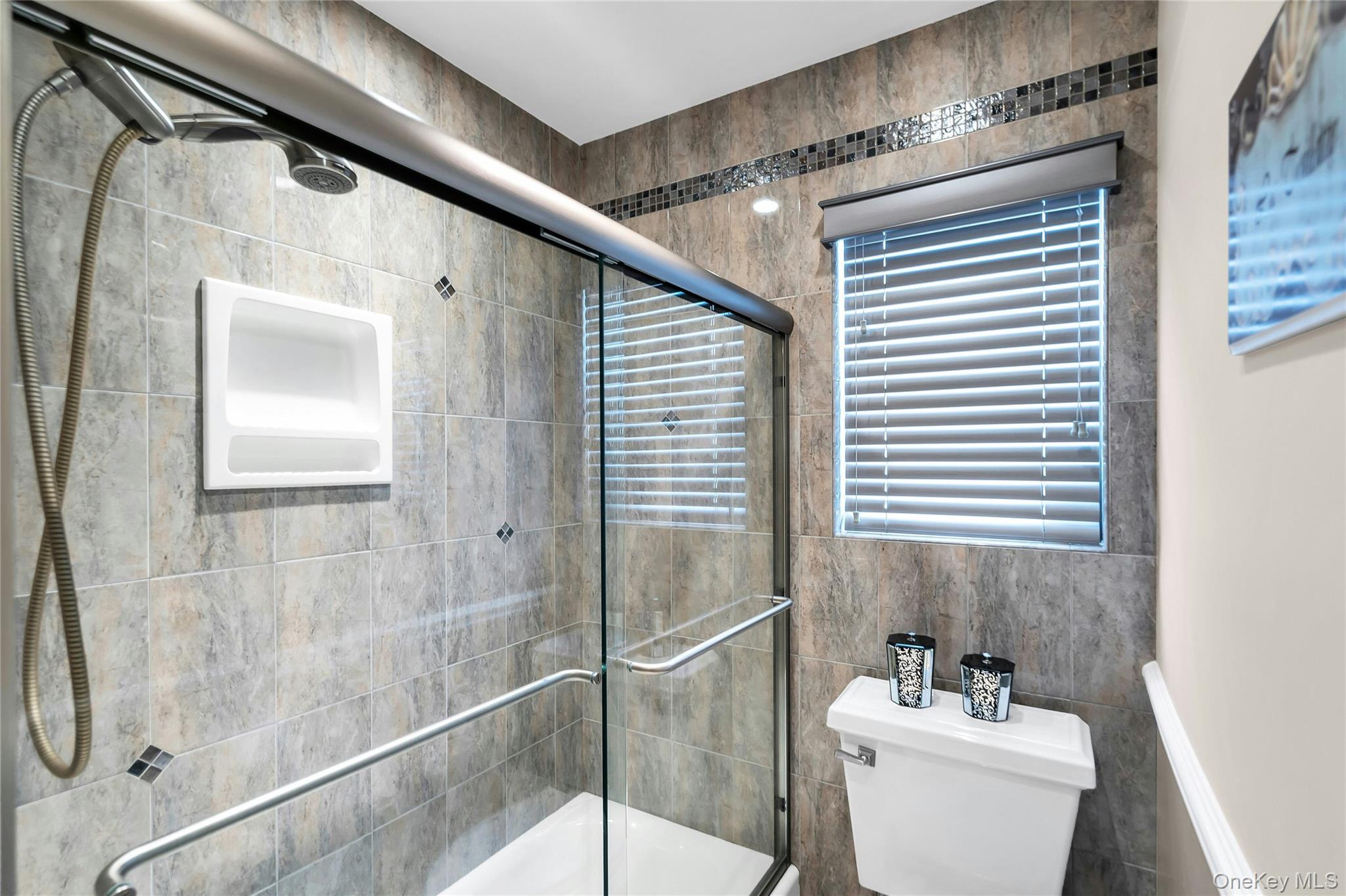 7 Albertson Lane – For Sale photo 32