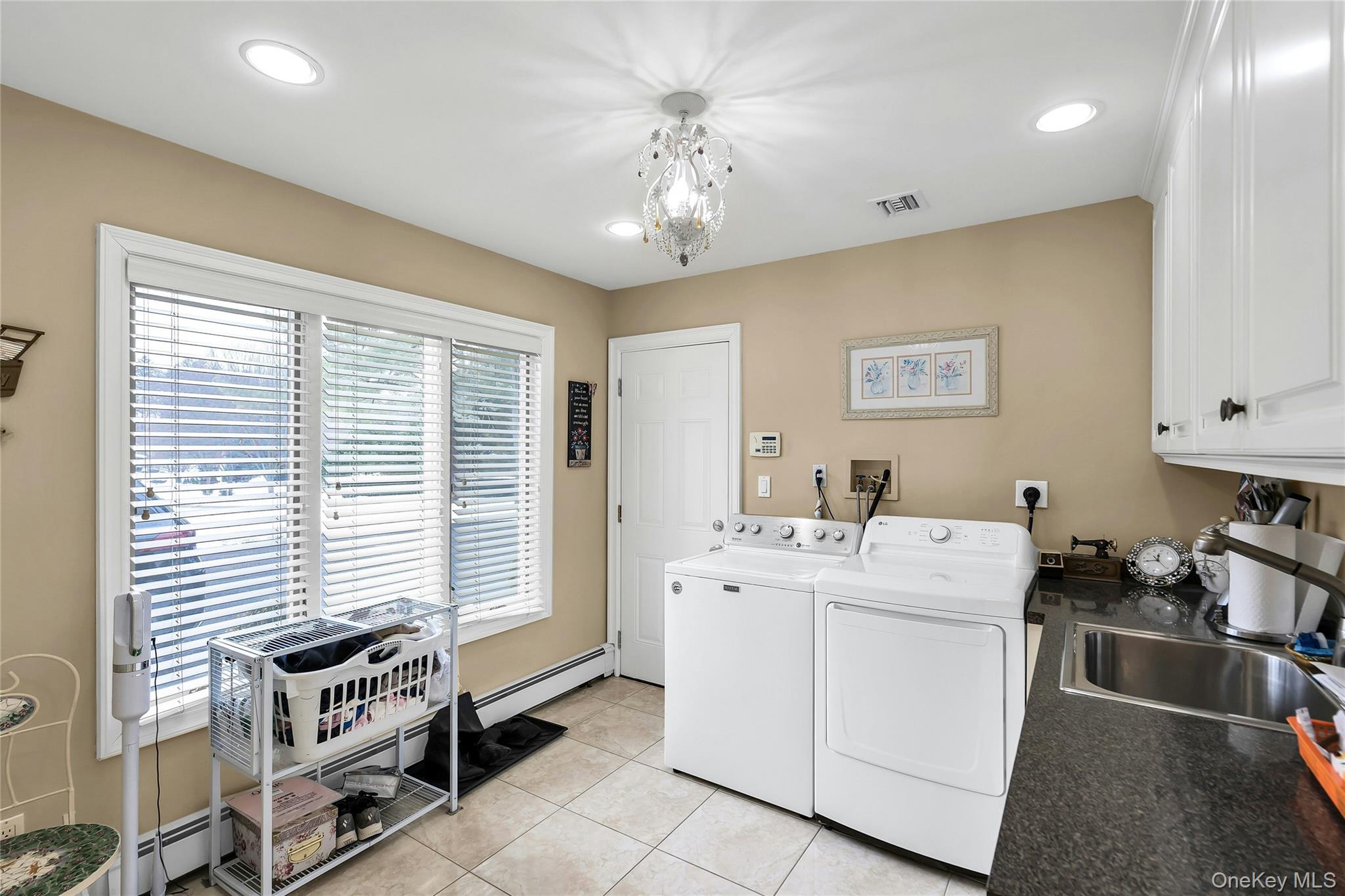 7 Albertson Lane – For Sale photo 27