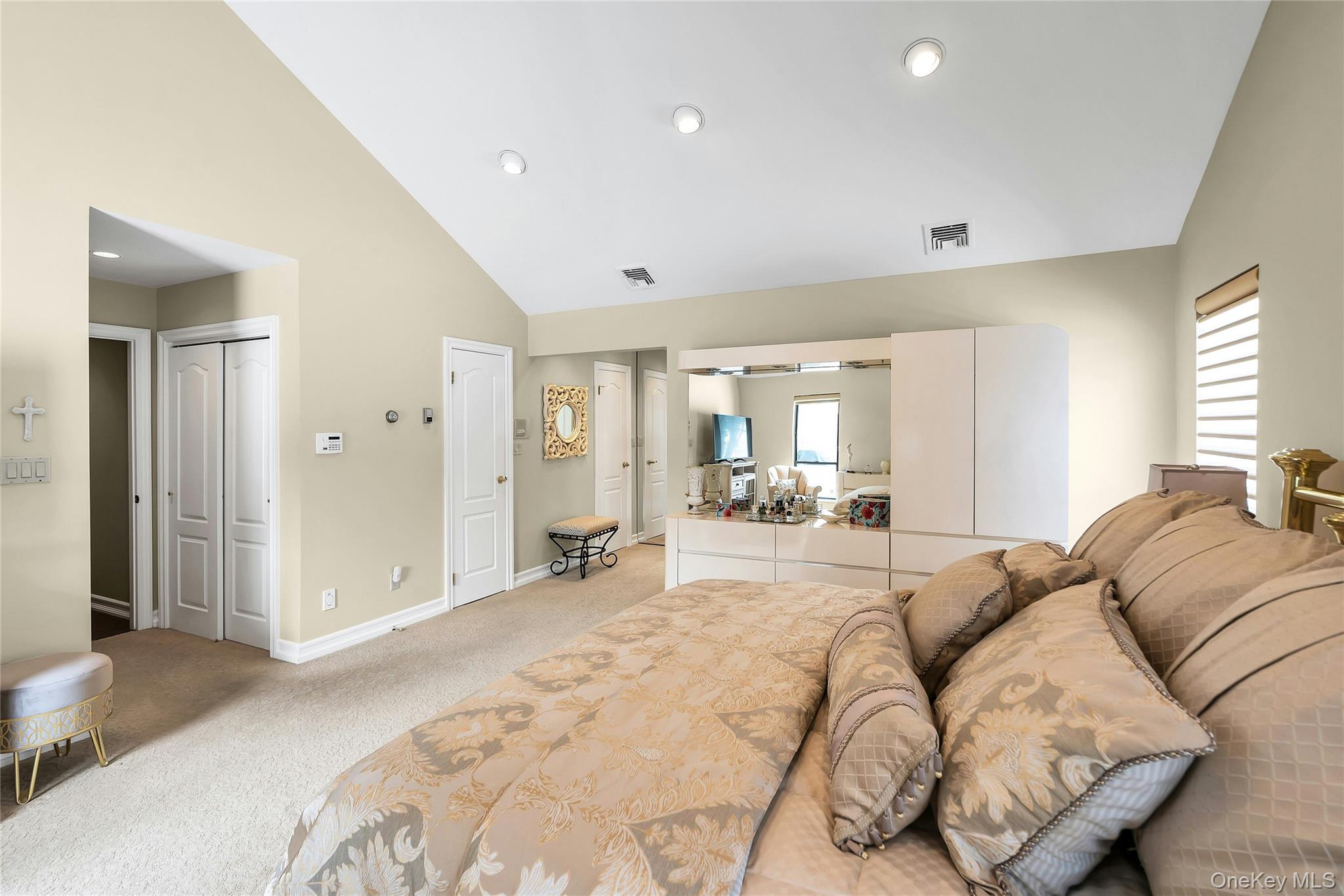 7 Albertson Lane – For Sale photo 35