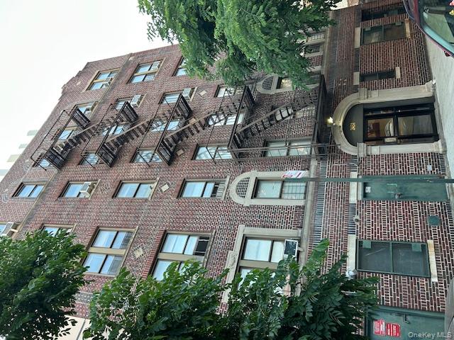 2431 Crotona Avenue – For Sale