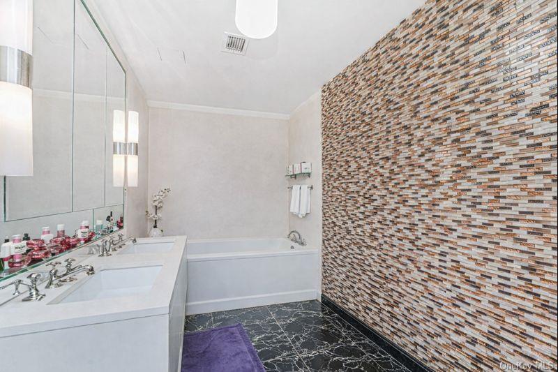 55 Wall Street, Unit 530 photo 16
