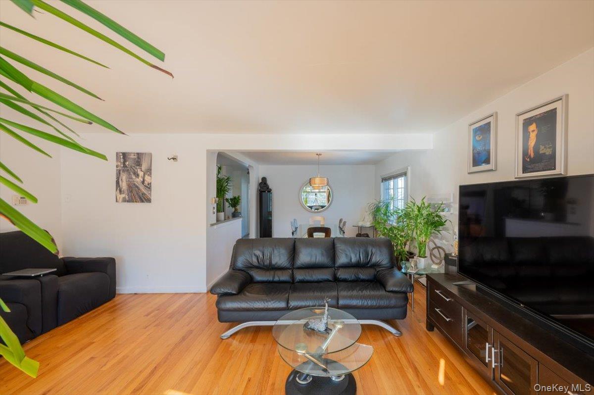 19611 Pompeii Avenue – For Sale photo 10