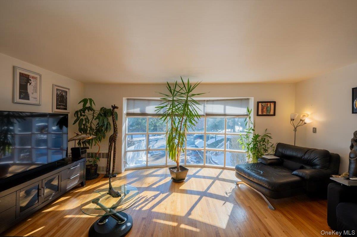 19611 Pompeii Avenue – For Sale photo 9