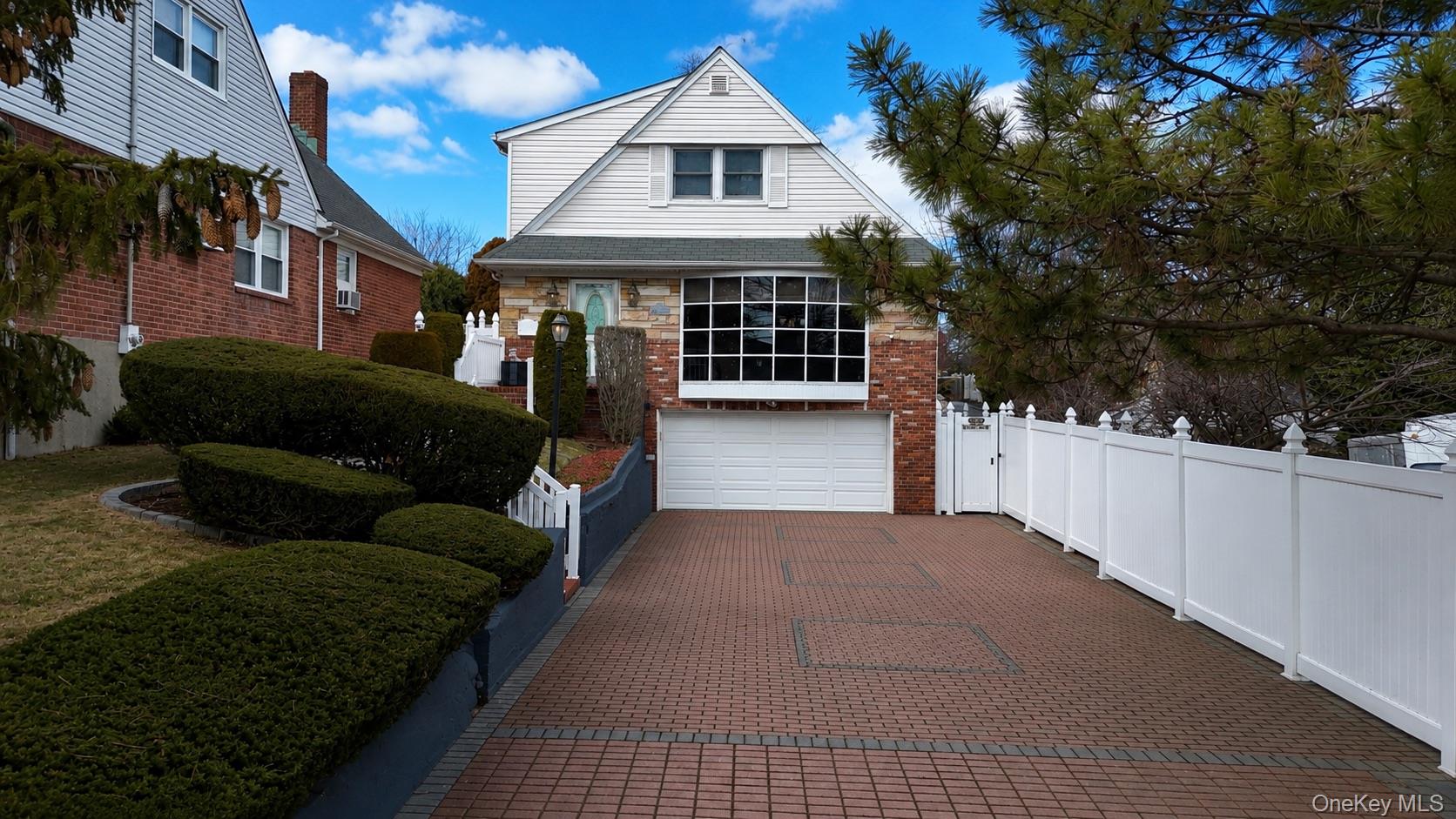 19611 Pompeii Avenue – For Sale