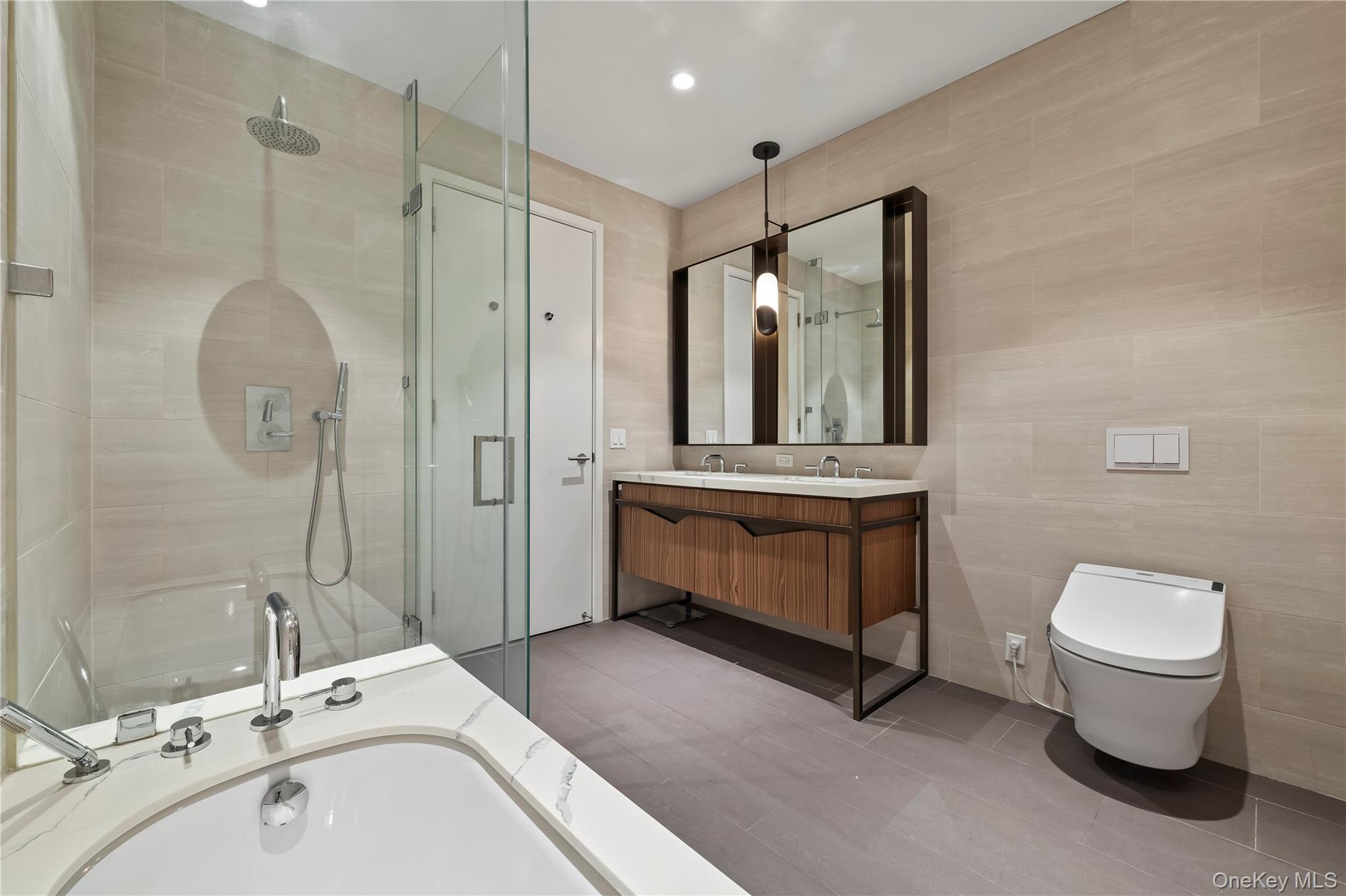 13327 39th Avenue, Unit 3H photo 9