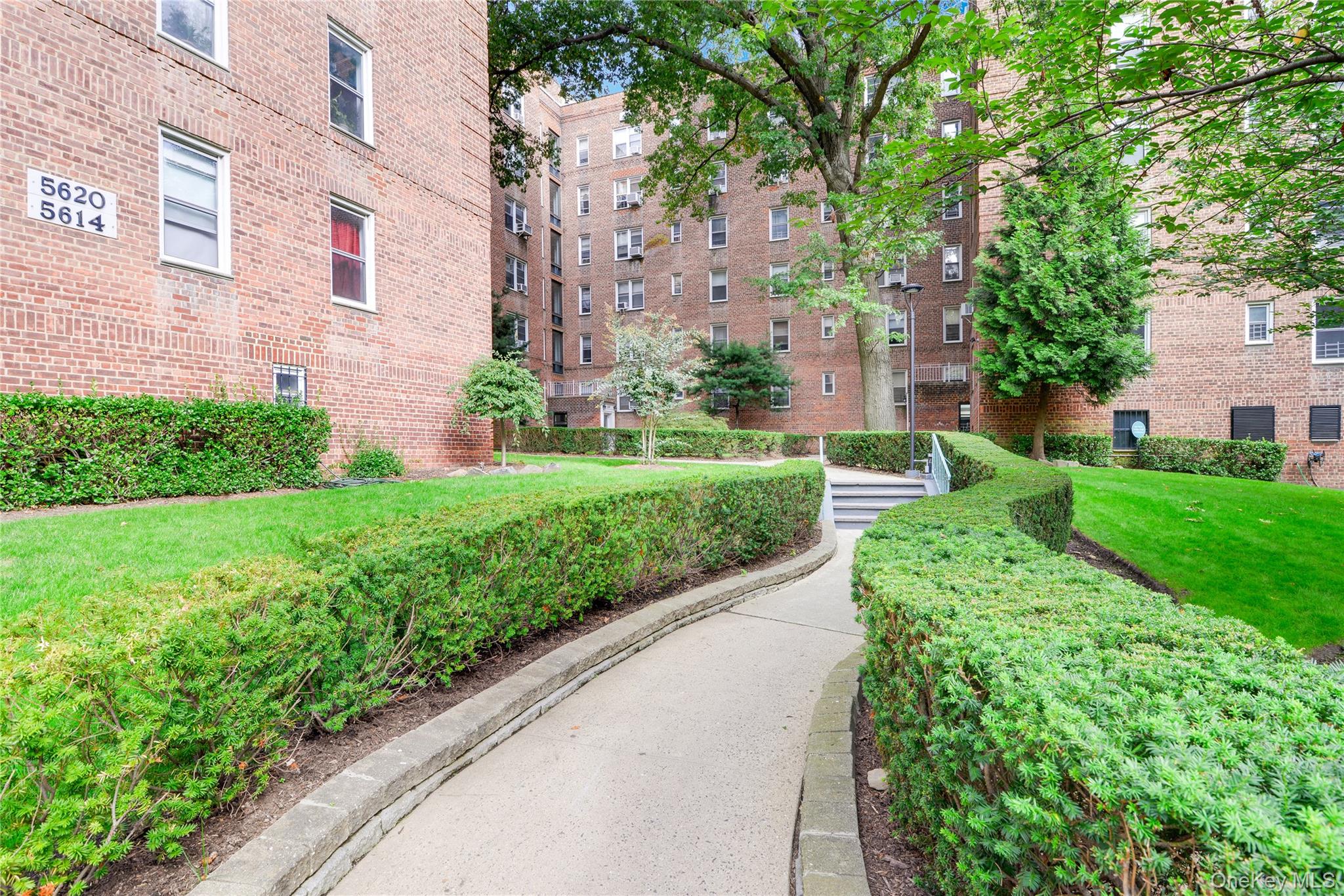 5614 Netherland Avenue, Unit 4E photo 6