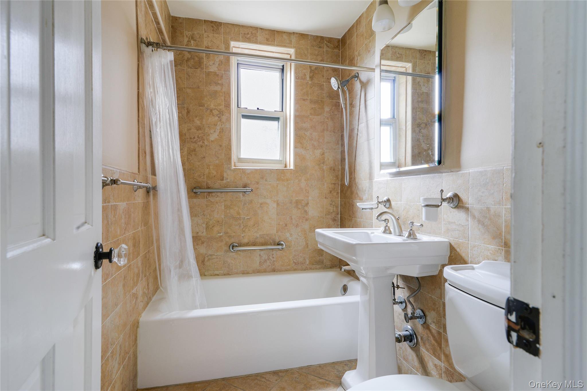 5614 Netherland Avenue, Unit 4E photo 5