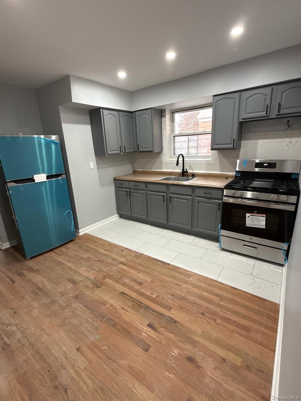 841 E 216th Street – For Rent photo 2