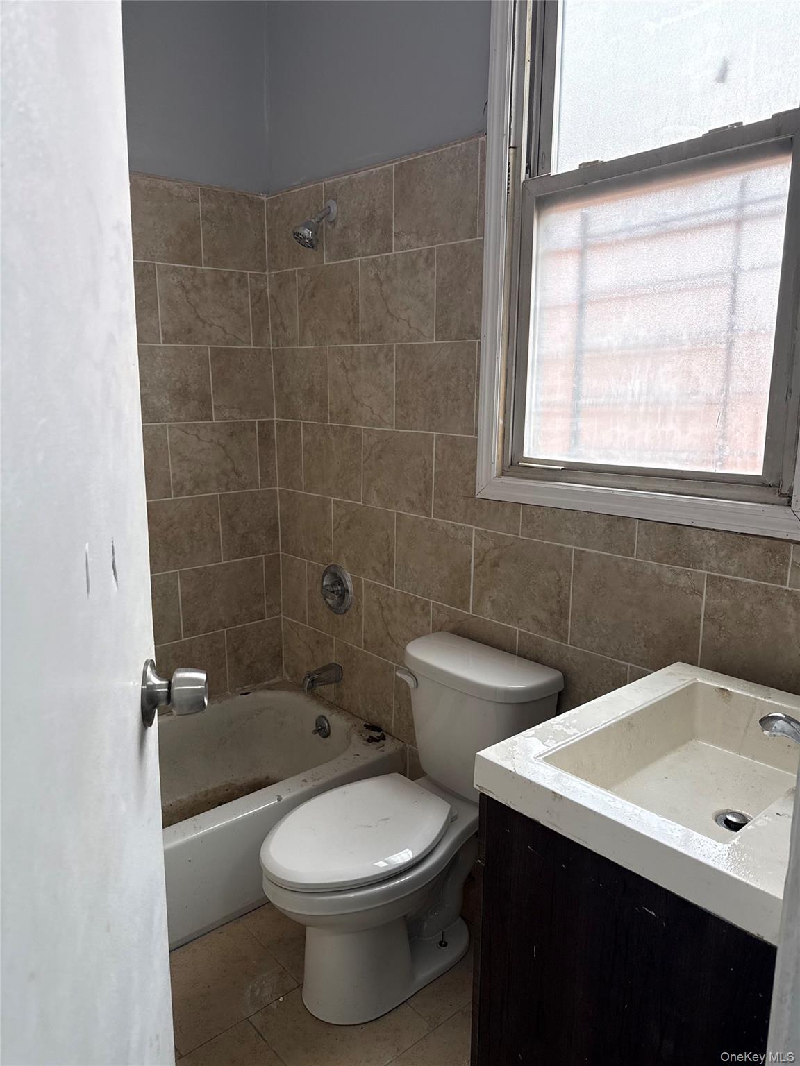 1449 Longfellow Avenue – For Rent photo 8