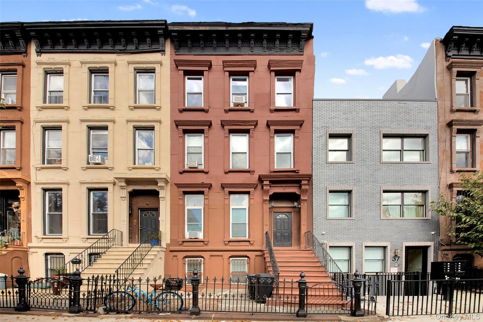 35 Herkimer Street – For Sale
