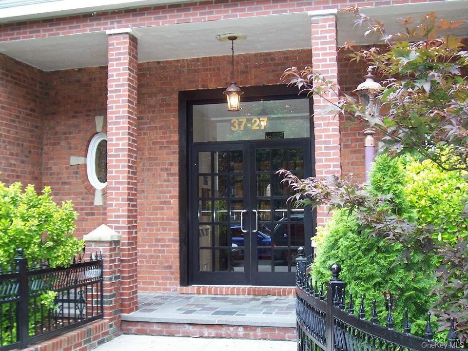 37-27 86th Street St, Unit 1M