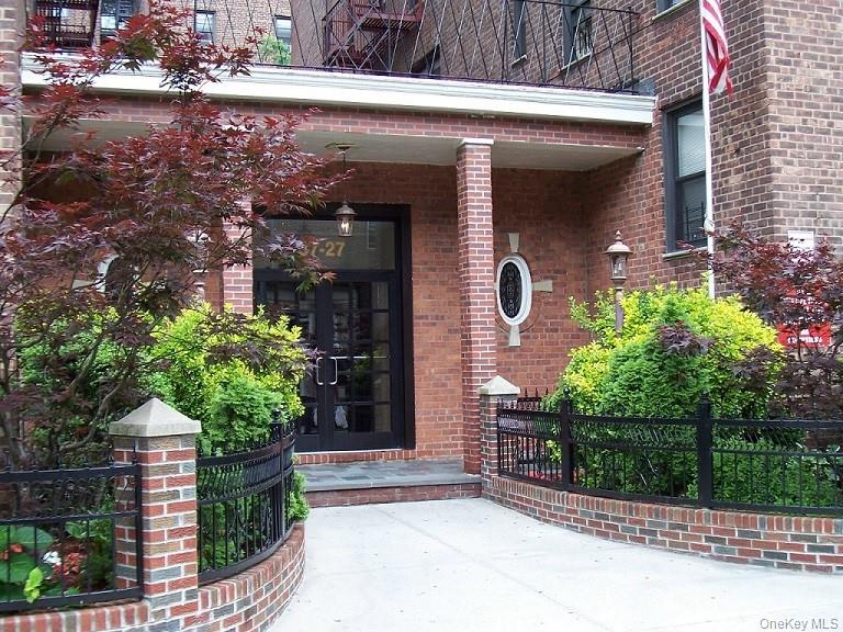 37-27 86th Street St, Unit 1M photo 4