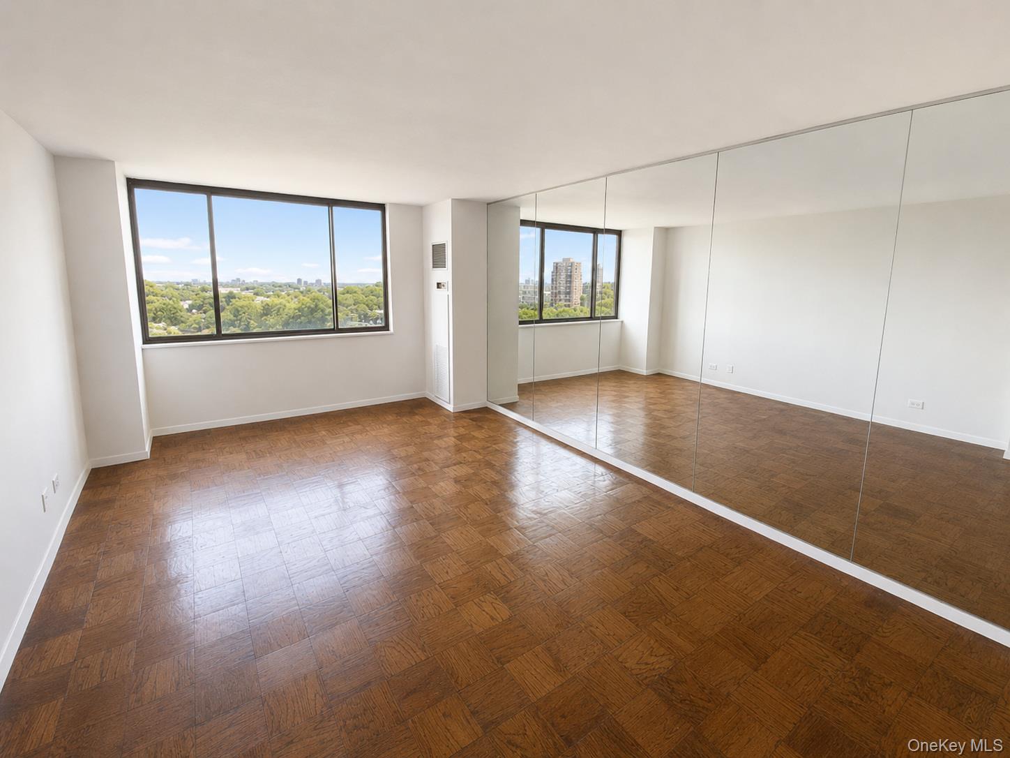 27110 Grand Central Parkway, Unit 10F photo 2