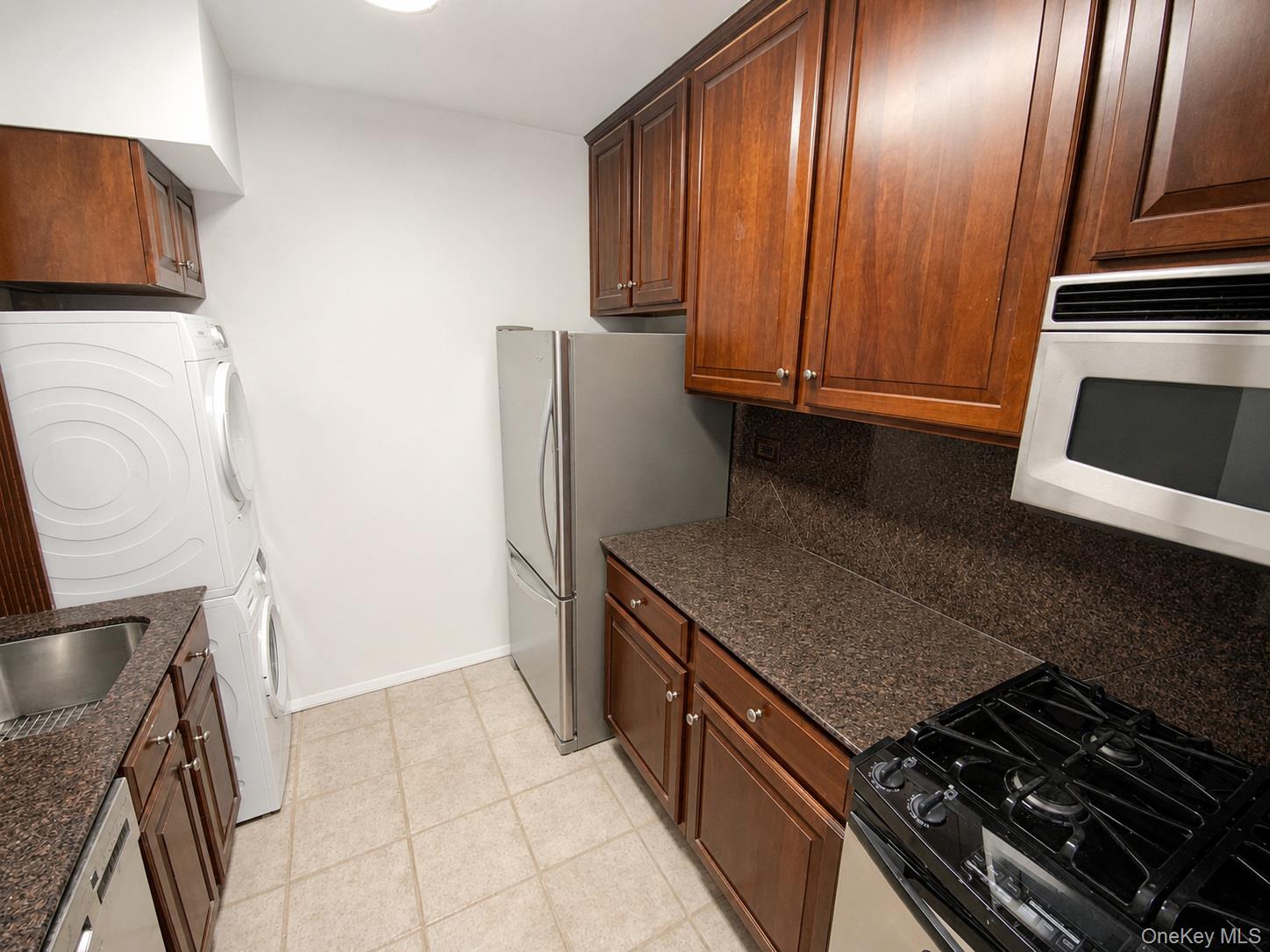 27110 Grand Central Parkway, Unit 10F photo 8