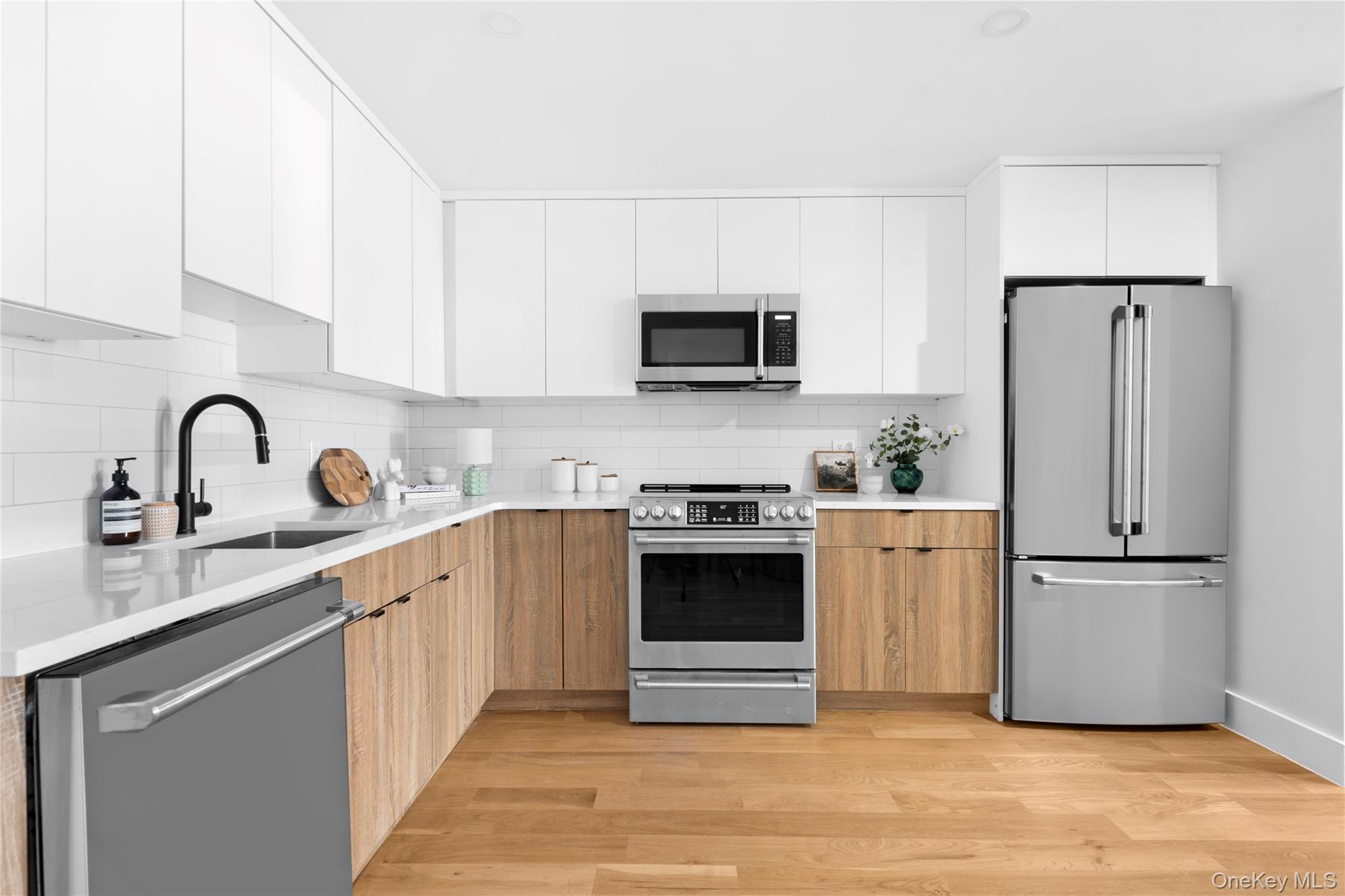 256 PUTNAM Avenue, Unit 1 photo 2