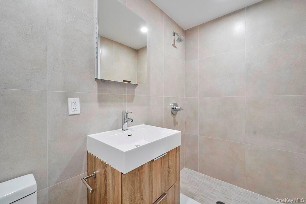 256 PUTNAM Avenue, Unit 1 photo 7