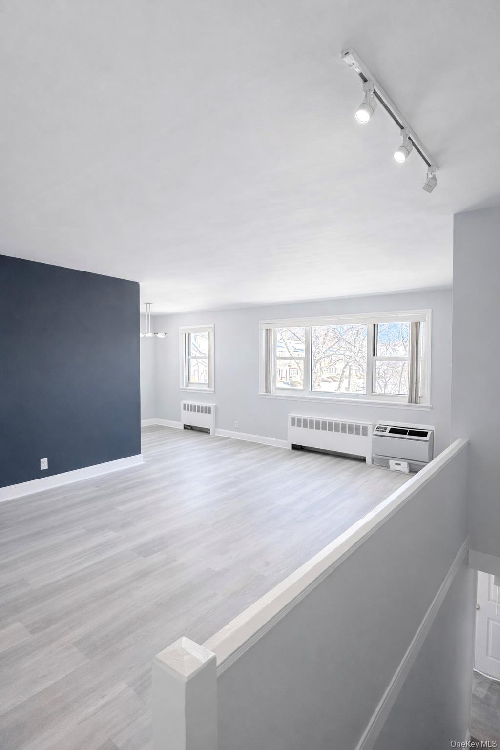 6758 152 Street, Unit B photo 2