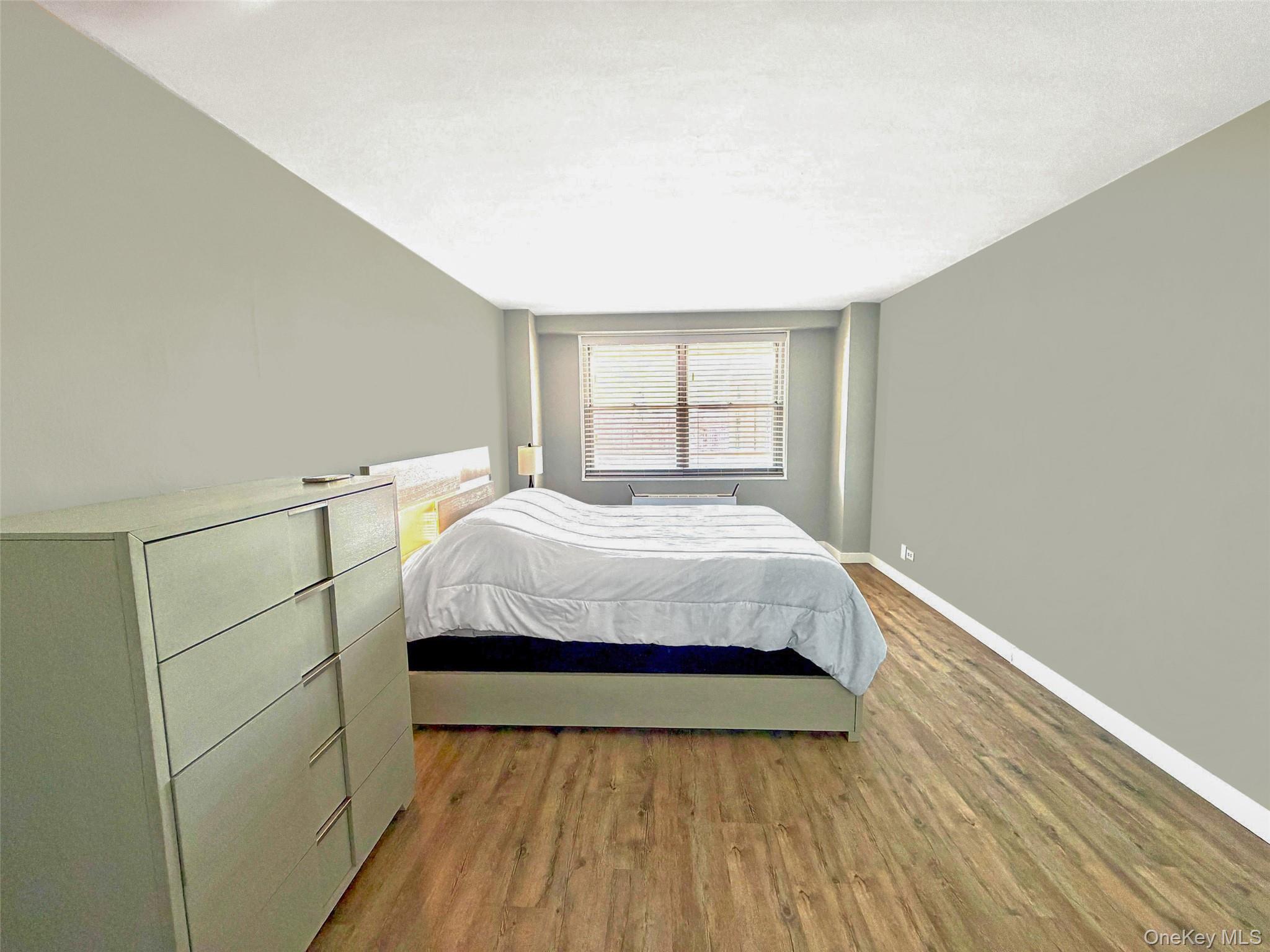 61-20 Grand Central Parkway, Unit A1008 photo 8