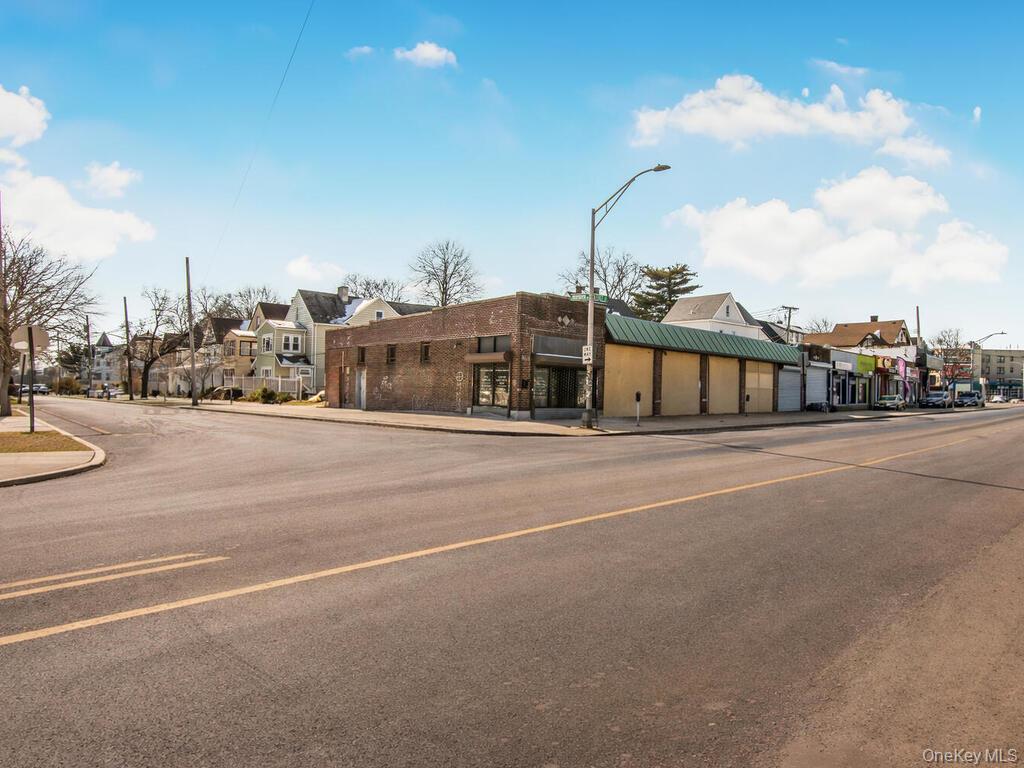 200 W 1st Street – For Sale